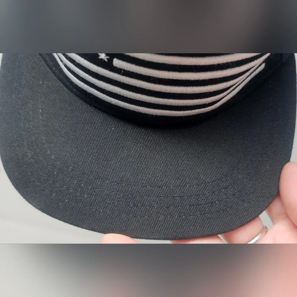 KnuckleHeads Little Threads USA BW Flag Snap Back Trucker Hat Toddler Size Small - Picture 7 of 16